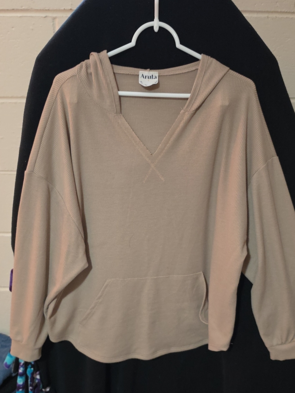 ARULA Relaxed Ribbed Hooded Pullover in Beige